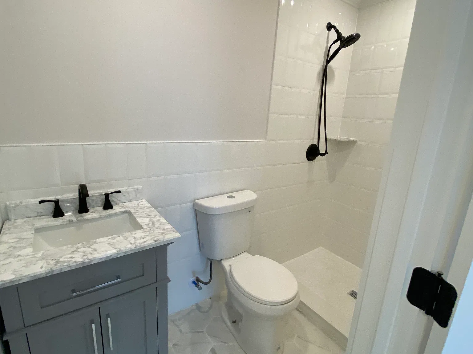 3 bed, 1070 sqft, $2,100 — Photo 3