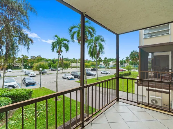 7100 NW 17th St APT 219, Plantation, FL 33313