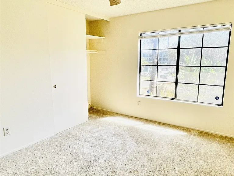3488 Voyager Cir — Photo 18