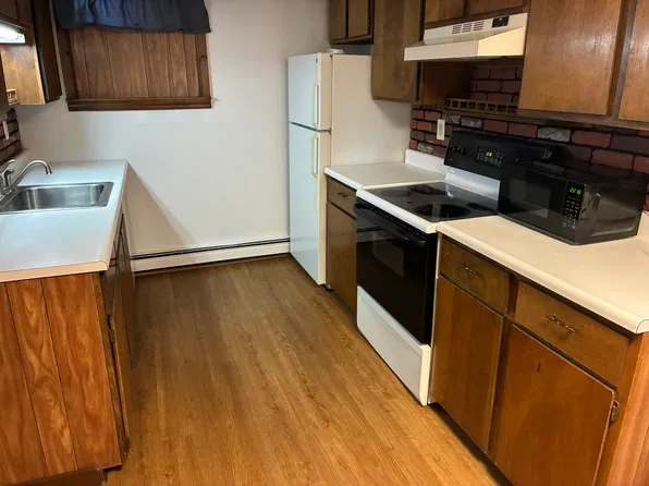 1480 Lancaster Ave APT 3, Lunenburg, MA 01462