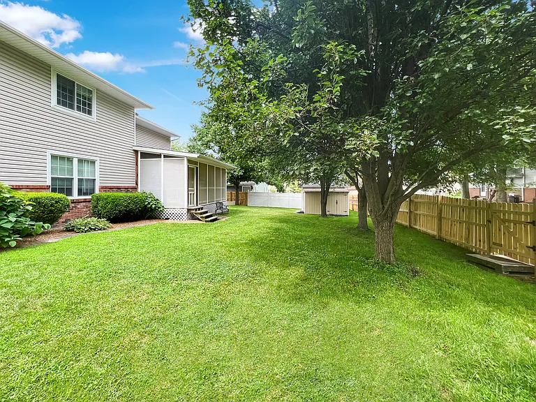 1026 Woodleaf Dr — Photo 12