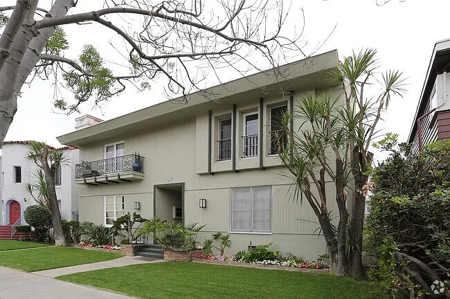 215 S Elm Dr #202 — Photo 4