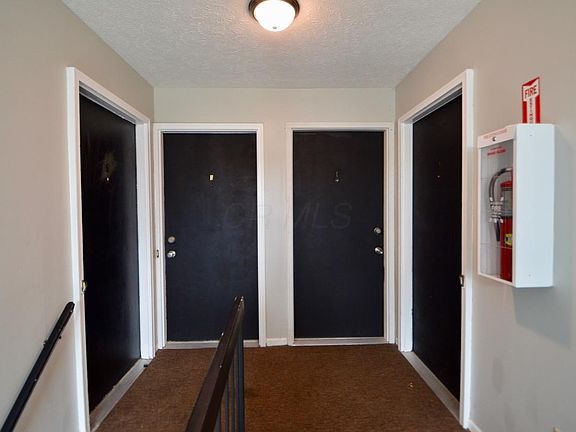 3rd image of 585 Irving Wick Dr E