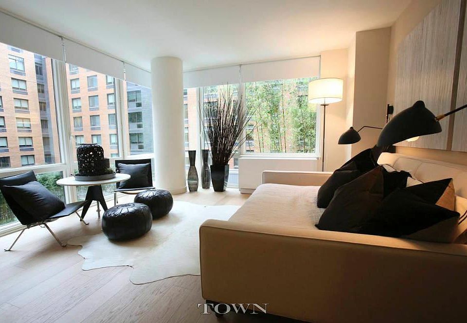 1st image of 550 W 45th St APT 341M