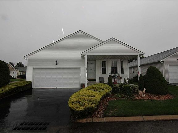 3rd image of 2 Orange Tree Ct