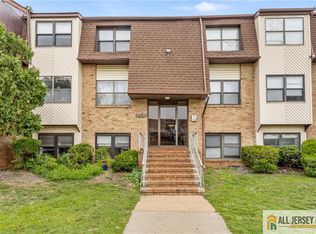 1935 Raspberry Ct, Edison, NJ 08817