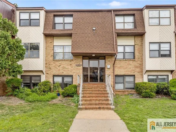 1935 Raspberry Ct, Edison, NJ 08817