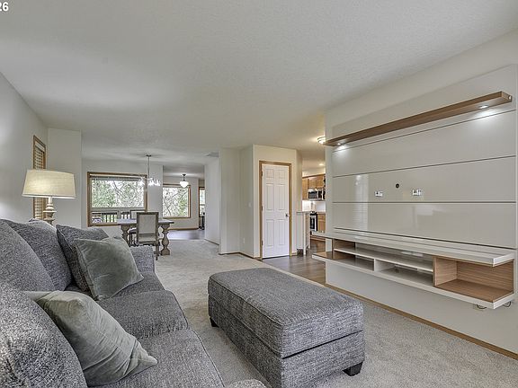 5th image of 2484 NE Nicki Ct