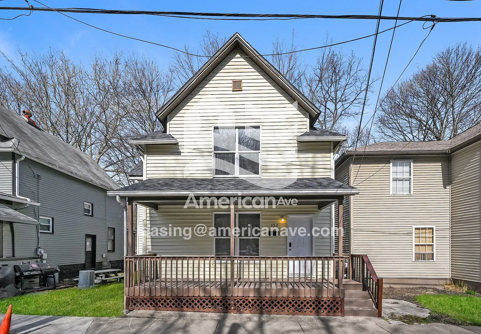 3 bed, 1.0 bath, 1392 sqft, $894 — Photo 1