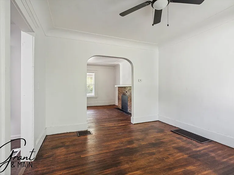 326 Eason Ave — Photo 7