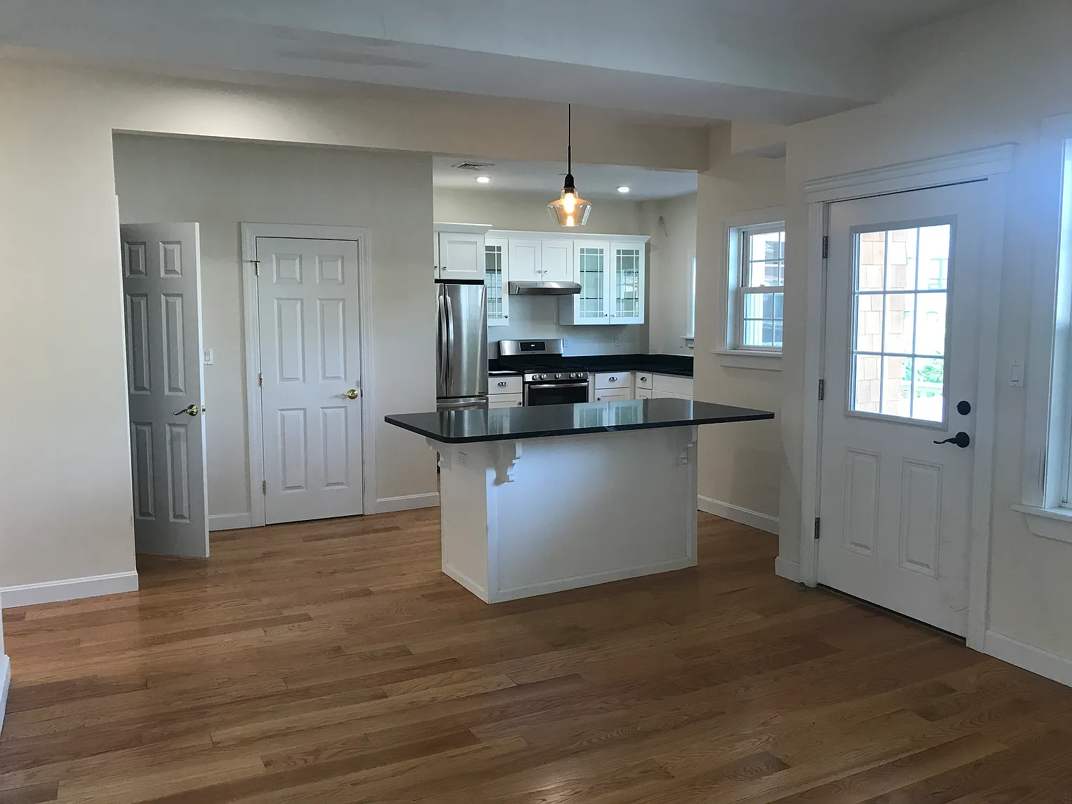 3 bed, 1500 sqft, $1,150 — Photo 1