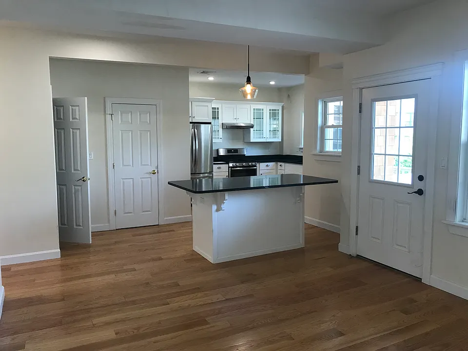 8 Greenville St #3