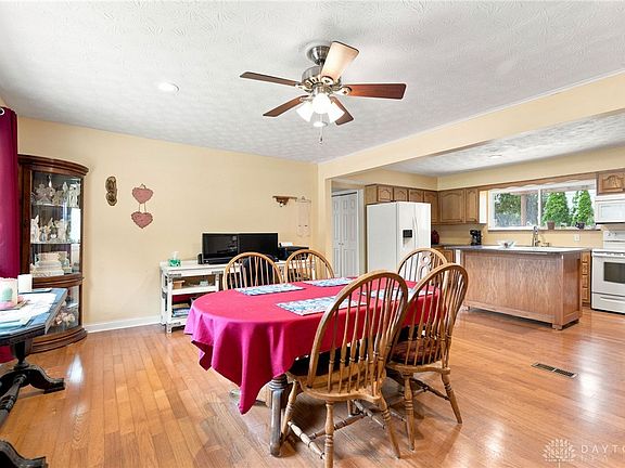 3rd image of 4555 Ross Ave