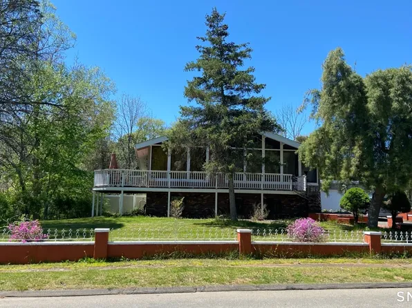 63 Millbrook Road, Middletown, CT 06457