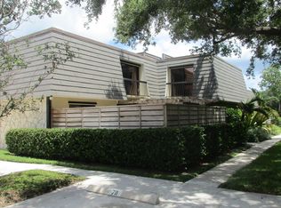 712 7th Ter, Palm Beach Gardens, FL 33418