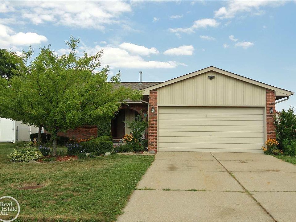 1st image of 46462 Plum Grove Dr