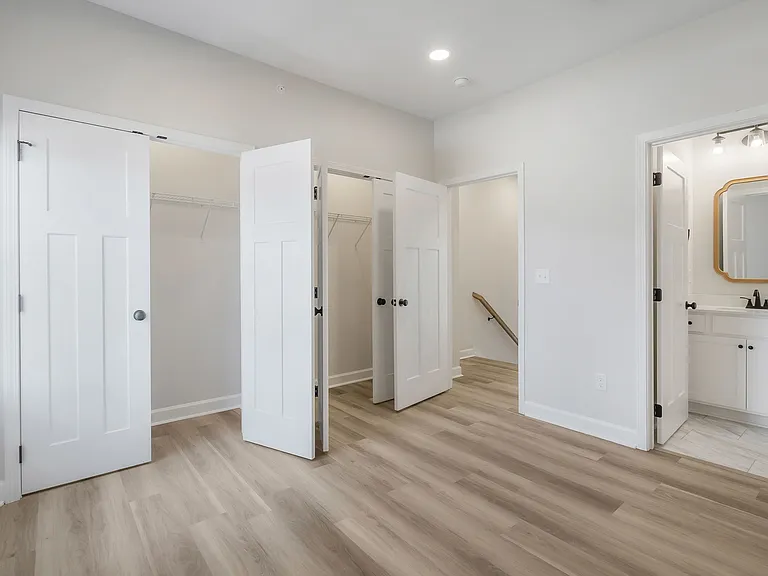 2417 Union St — Photo 18