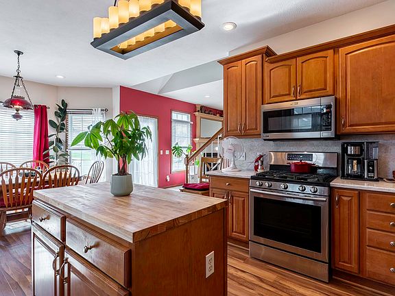 4th image of 858 N Persimmon Dr
