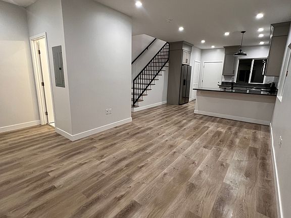 3rd image of 5269 Castana St
