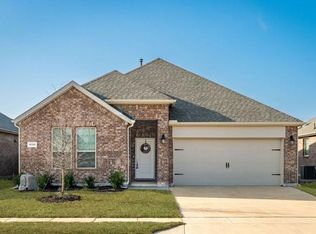 10306 Twisting Springs Dr, Aubrey, TX 76227