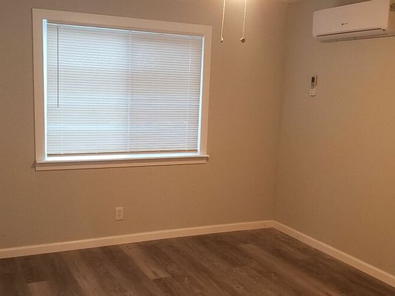 4th image of 6834 Dunsmuir Ave #7