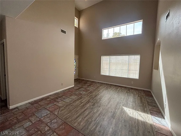 8585 Ebony Hills Way — Photo 5