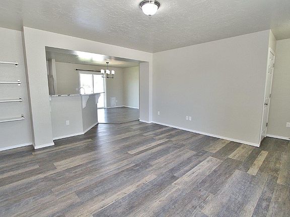 5th image of 769 S Beaver Creek Way
