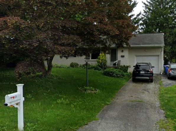 34 Woodland Dr, Jacobus, PA 17407