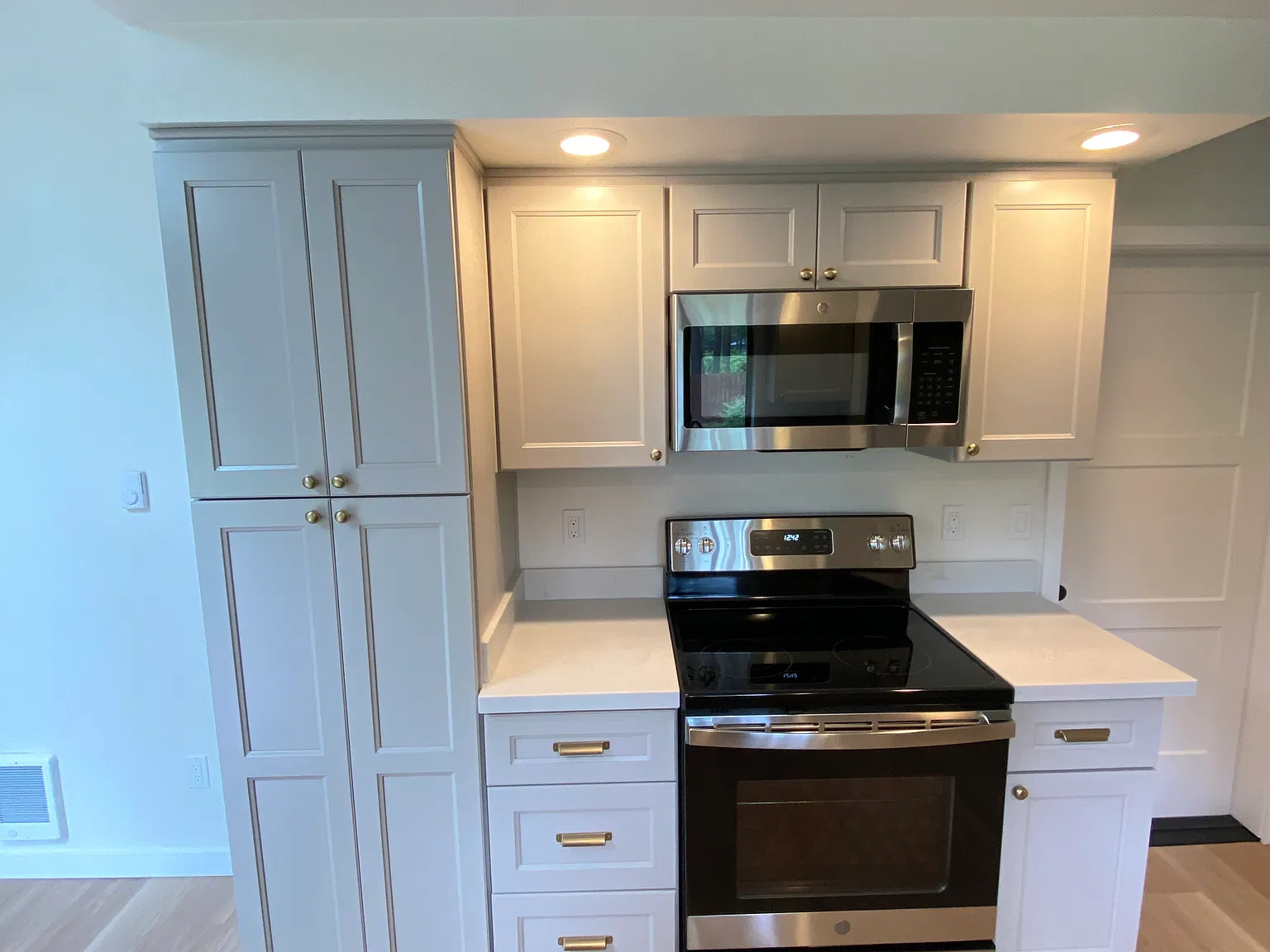 2 bed, 1176 sqft, $2,400 — Photo 4
