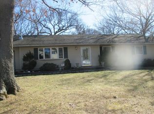 26 Ansonia St, Patchogue, NY 11772