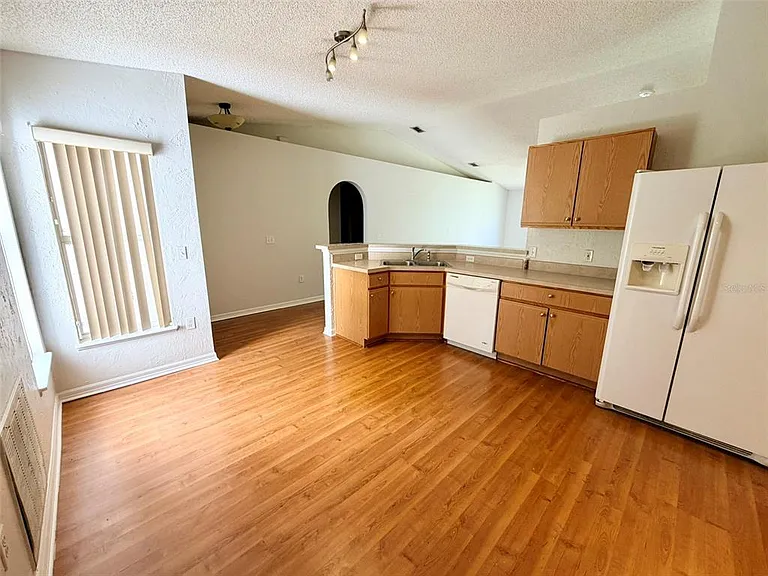 602 Sun Bluff Ln — Photo 4