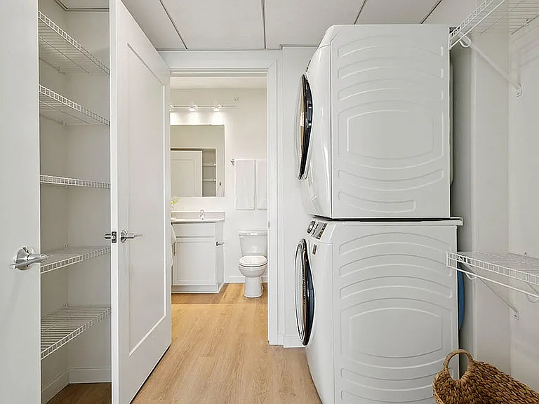 Plan B13 Closet and Laundry