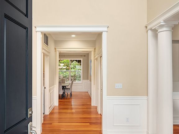 4th image of 23107 SE 44th Street