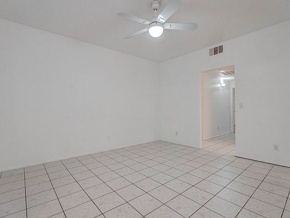 3rd image of 520 Arrowhead Trl Unit 1212