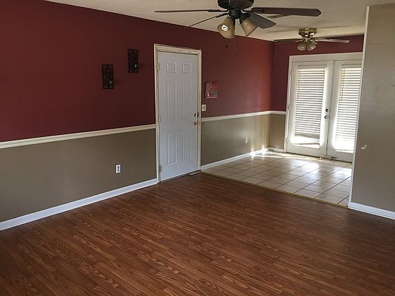 4th image of 754 E College Avemavern