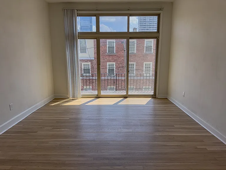 1936 Green St #2 — Photo 12