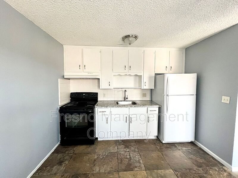 1st image of 423 S Dearing Ave #H
