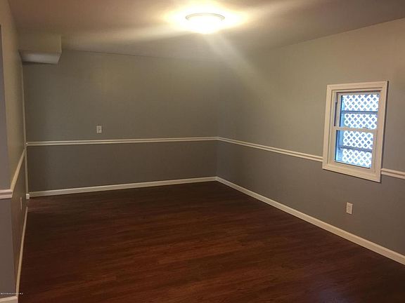 3rd image of 190 Mountain View Dr