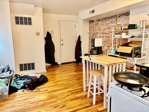 4th image of 322 S 12th St