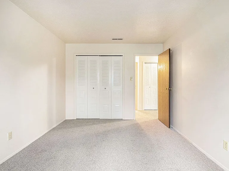 Hickory Village Apartments — Photo 11