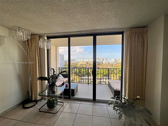 3rd image of 18151 NE 31st Ct APT 1512