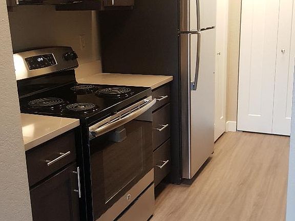 2nd image of 10842 NE 68th St