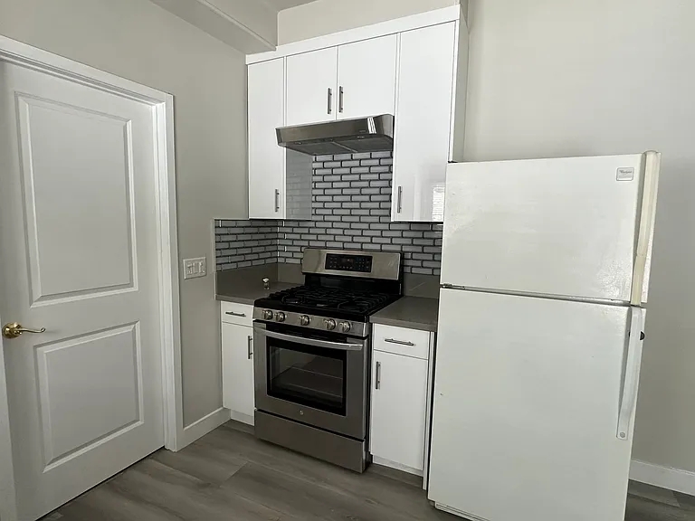 304 N Kenwood St #C — Photo 9