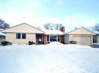 1389 Skillman Ave W, Roseville, MN 55113