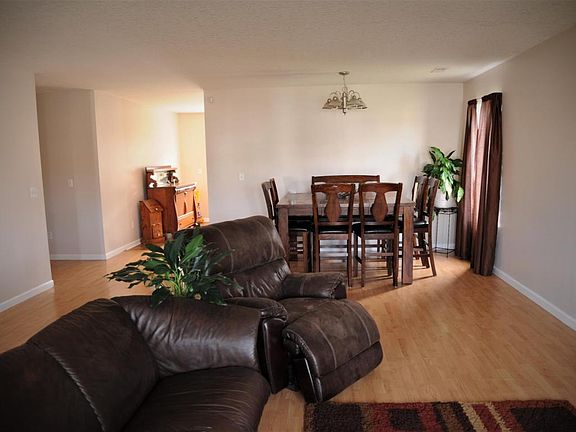 5th image of 3824 Hillside Terrace Ln