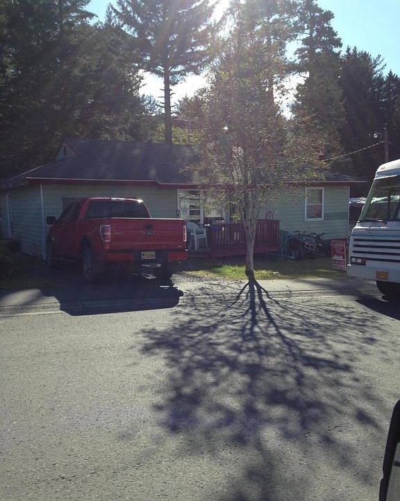 2nd image of 816 Willow St