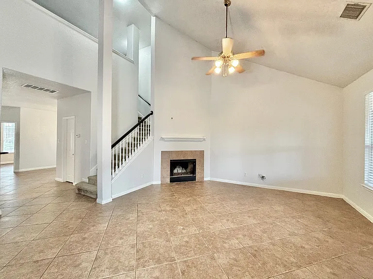 20527 Cliff Park — Photo 6