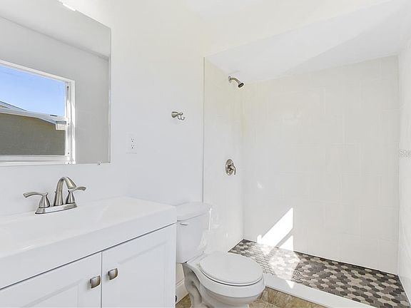 5th image of 225 S Barbour St