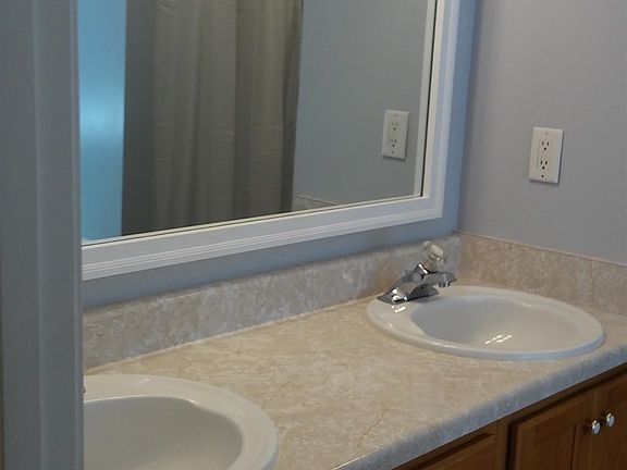 4th image of 240 Chestnut Dr