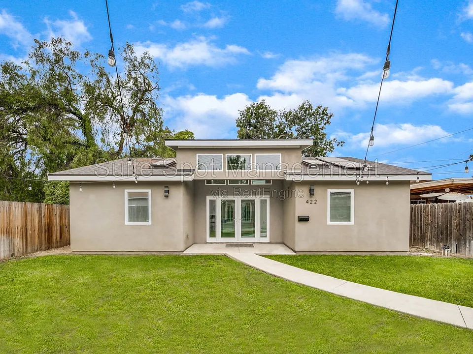 420 N Batavia St